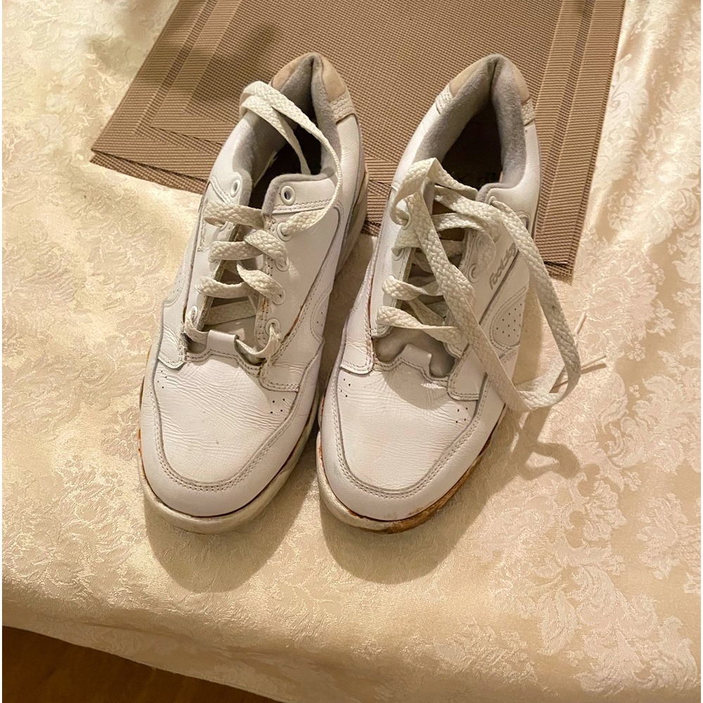 Nearly new gorgeous golf shoes . Only used 1 season